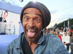 Autoportrait-yannick-noah-300x225